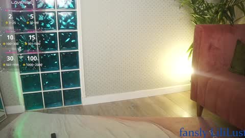 Lili online show from 01-21-25, 11:56