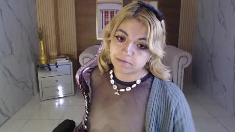 Lili online show from 02-18-25, 09:21