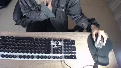 Lili online show from 02-20-25, 02:51