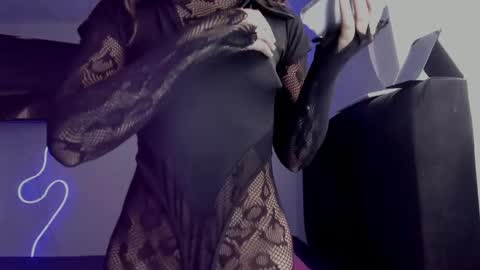Snapshot of lili_evanss chatting on 05-25-26, 05:52 lili_evanss online show from 05-25-26, 05:52