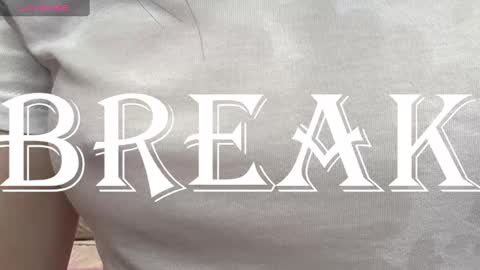 Lilli  follow me kiss online show from 02-22-25, 11:57