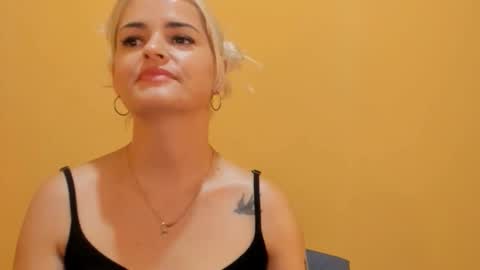 Lili online show from 03-06-26, 06:48