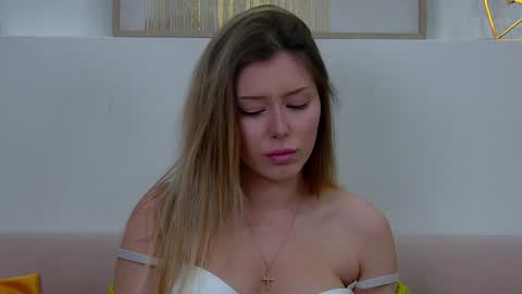 Mia online show from 01-20-25, 12:39