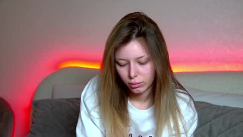 Mia online show from 02-02-25, 06:58