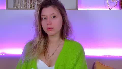 Mia online show from 02-10-25, 06:31