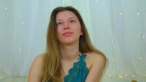 Mia online show from 02-26-26, 06:45