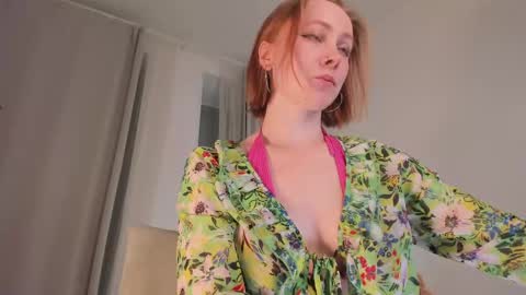 Snapshot of lilian_kroft chatting on 05-25-26, 12:00 LIL online show from 05-25-26, 12:00