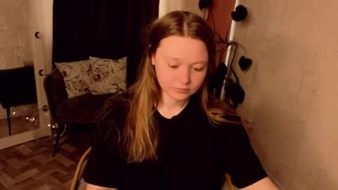 Lilian online show from 04-17-26, 05:10