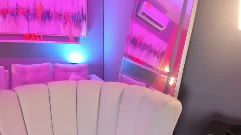 holis soy lily chang no olvides el pulgar arriba es muy importante para mi 3 independent model online show from 02-02-26, 07:34