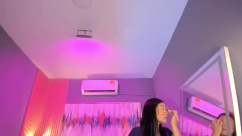 holis soy lily chang no olvides el pulgar arriba es muy importante para mi 3 independent model online show from 02-24-26, 07:45