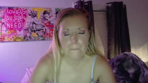Snapshot of lilianaslilsecret chatting on 05-17-26, 09:49 LilianaX online show from 05-17-26, 09:49