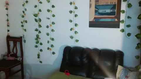 yesica online show from 10-18-25, 08:09