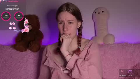 Snapshot of lilianlahot chatting on 06-03-26, 02:33 Lilly online show from 06-03-26, 02:33