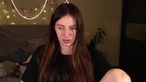 Snapshot of liliatlu chatting on 10-18-25, 09:37 Lilu online show from 10-18-25, 09:37