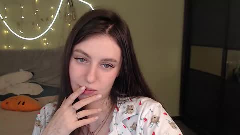 Lilu online show from 12-14-25, 08:46