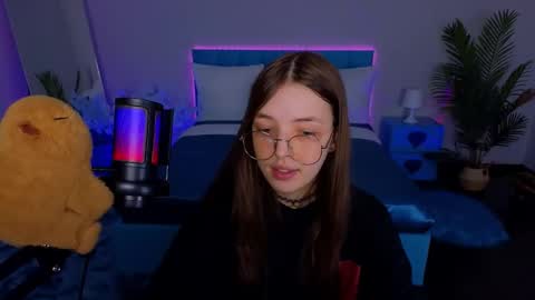 Lili Bakery online show from 09-13-25, 03:50