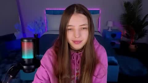 Lili Bakery online show from 11-21-25, 02:43