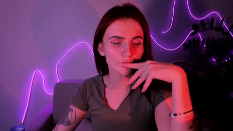 Snapshot of lilie_brown chatting on 12-03-24, 02:03 Lilie online show from 12-03-24, 02:03