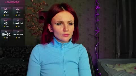 Snapshot of lilie_brown chatting on 10-14-25, 07:03 Lilie online show from 10-14-25, 07:03