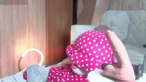 Snapshot of lilieth_hot_ chatting on 06-17-26, 01:45 Lilieth online show from 06-17-26, 01:45