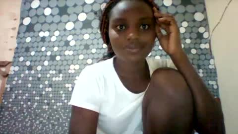Snapshot of liligal chatting on 06-18-26, 06:57 liligal online show from 06-18-26, 06:57