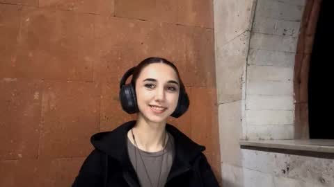 Lina online show from 09-11-25, 10:10