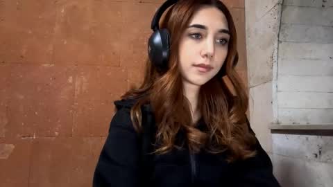 Lina online show from 09-13-25, 10:09