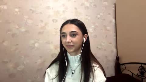 Lina online show from 10-10-25, 10:20