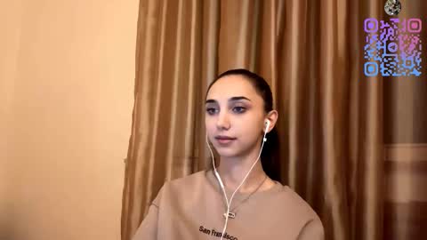 Lina online show from 10-17-25, 10:12