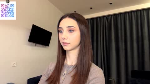 Lina online show from 12-21-25, 10:06