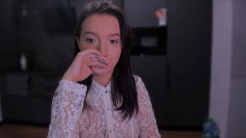 Snapshot of lililaluna chatting on 12-17-24, 05:47             ...  online show from 12-17-24, 05:47