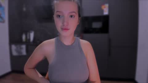 Snapshot of lililaluna chatting on 12-28-24, 06:40             ...  online show from 12-28-24, 06:40