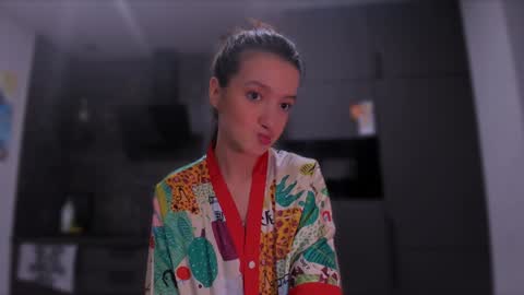 Snapshot of lililaluna chatting on 01-02-25, 01:51             ...  online show from 01-02-25, 01:51