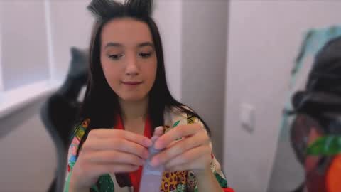 Snapshot of lililaluna chatting on 01-14-25, 09:56             ...  online show from 01-14-25, 09:56