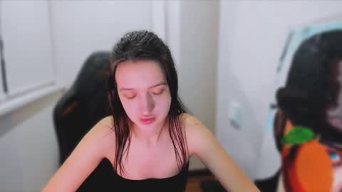 Snapshot of lililaluna chatting on 03-06-25, 04:49             ...  online show from 03-06-25, 04:49