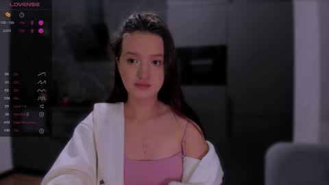 Snapshot of lililaluna chatting on 09-12-25, 09:15             ...  online show from 09-12-25, 09:15