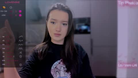 Snapshot of lililaluna chatting on 09-29-25, 08:13             ...  online show from 09-29-25, 08:13