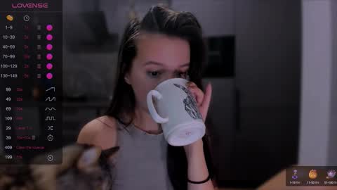 Snapshot of lililaluna chatting on 10-12-25, 07:02             ...  online show from 10-12-25, 07:02