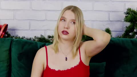 LiliLinn online show from 01-13-25, 07:21