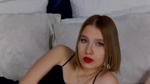 LiliLinn online show from 02-22-25, 09:23