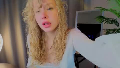 lililok101 online show from 10-27-25, 02:26