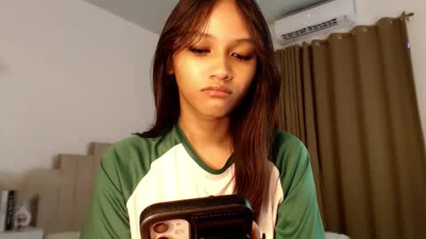 Chloe online show from 10-16-25, 04:57