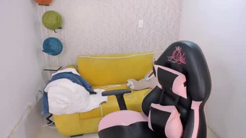 Leidy online show from 12-28-24, 01:39