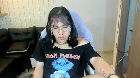 lilith  online show from 03-30-26, 01:12