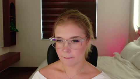 Lilith Bonheur online show from 04-08-26, 11:16