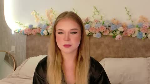 Snapshot of lilith_bonheur chatting on 04-28-26, 01:15 Lilith Bonheur online show from 04-28-26, 01:15