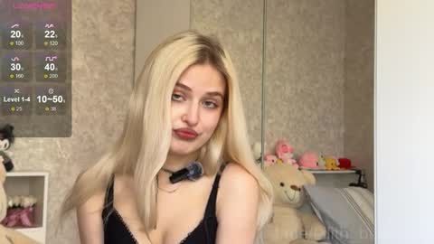 Snapshot of lilith_butterfly chatting on 06-06-26, 12:10 Lilly online show from 06-06-26, 12:10