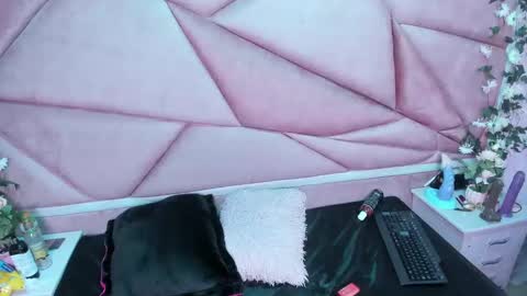 lilith cooper20 online show from 01-09-25, 12:35