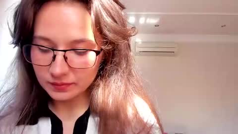 Snapshot of lilith_lutherlow chatting on 02-20-25, 10:48 lilith online show from 02-20-25, 10:48