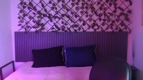 Lilith Patton  online show from 12-22-25, 12:02